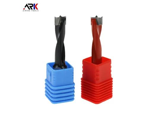 Ποια είναι τα πλεονεκτήματα των φρεζών στην κατεργασία εξαρτημάτων πνευστών οργάνων;